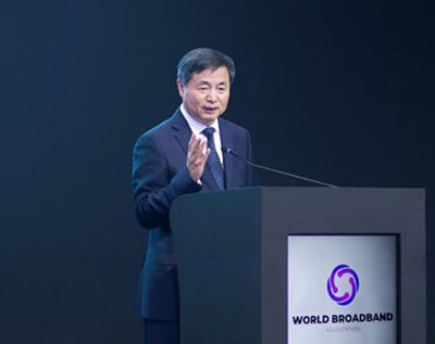 中國電信董事長柯瑞文：云網(wǎng)筑基，智惠未來